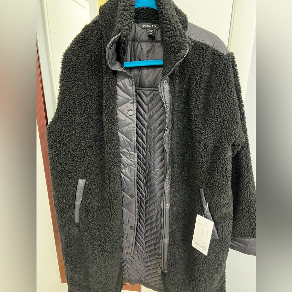 NEW WITH TAGS- Cozy Day Hybrid Athleta Coat